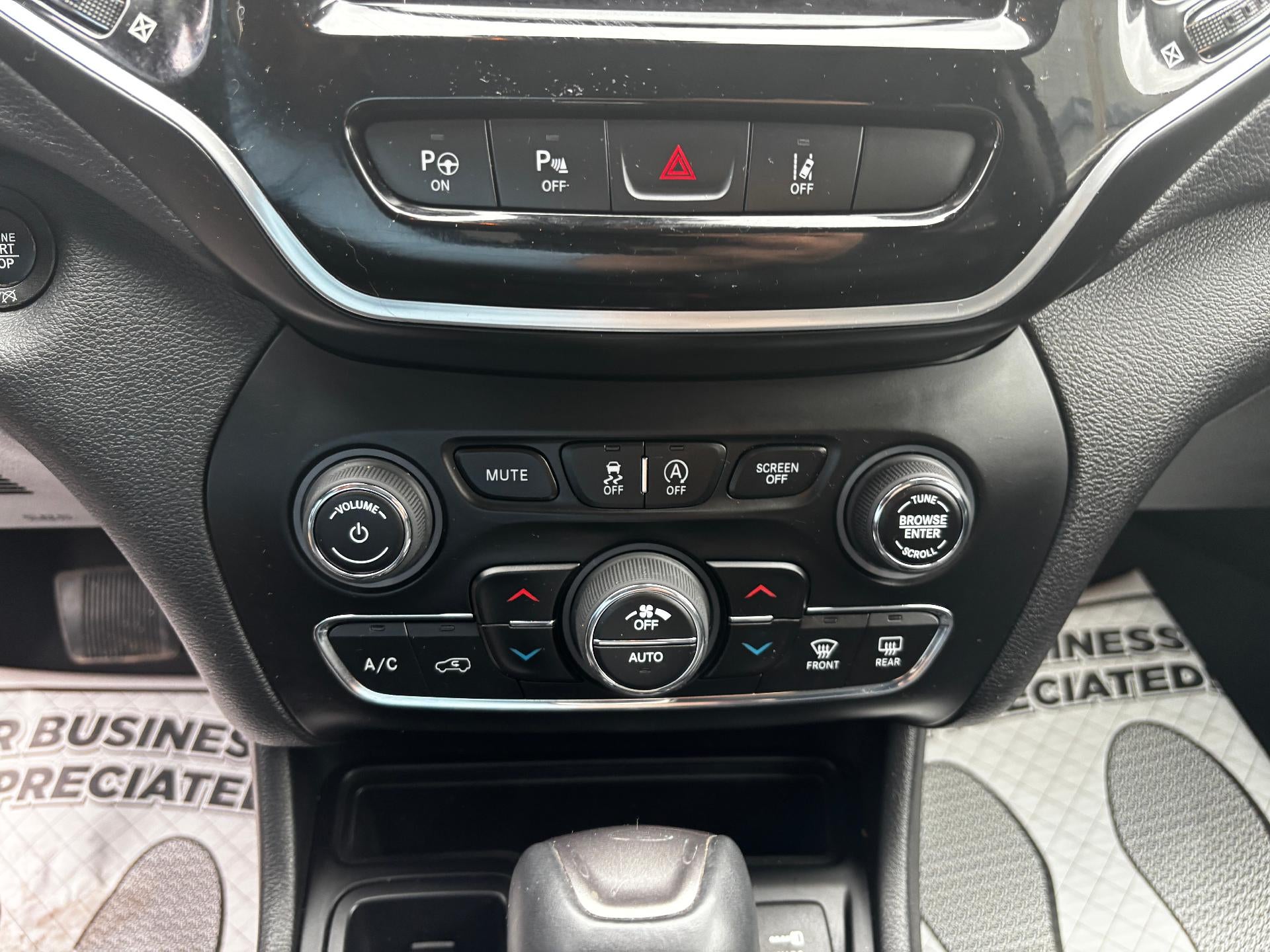 2019 Jeep Cherokee Limited FWD