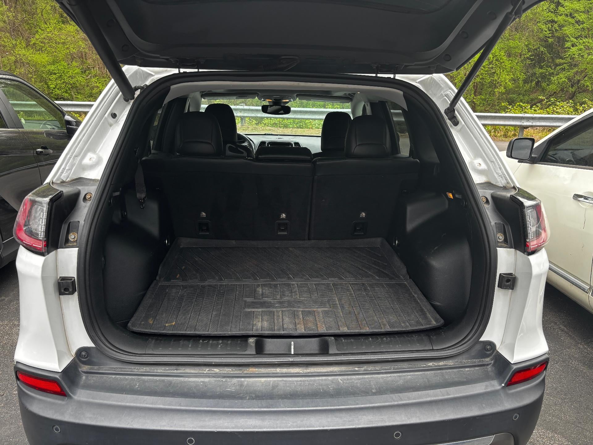 2019 Jeep Cherokee Limited FWD