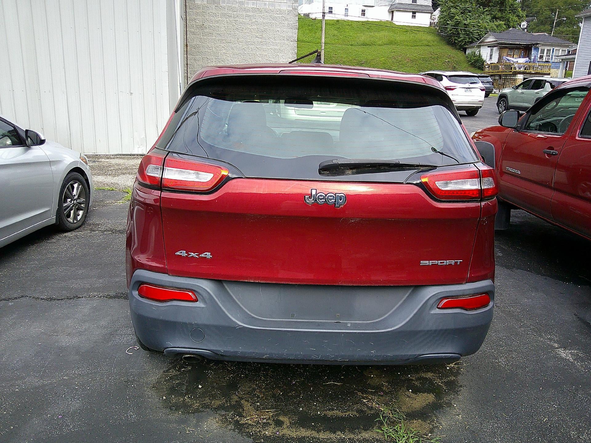 2016 Jeep Cherokee Sport