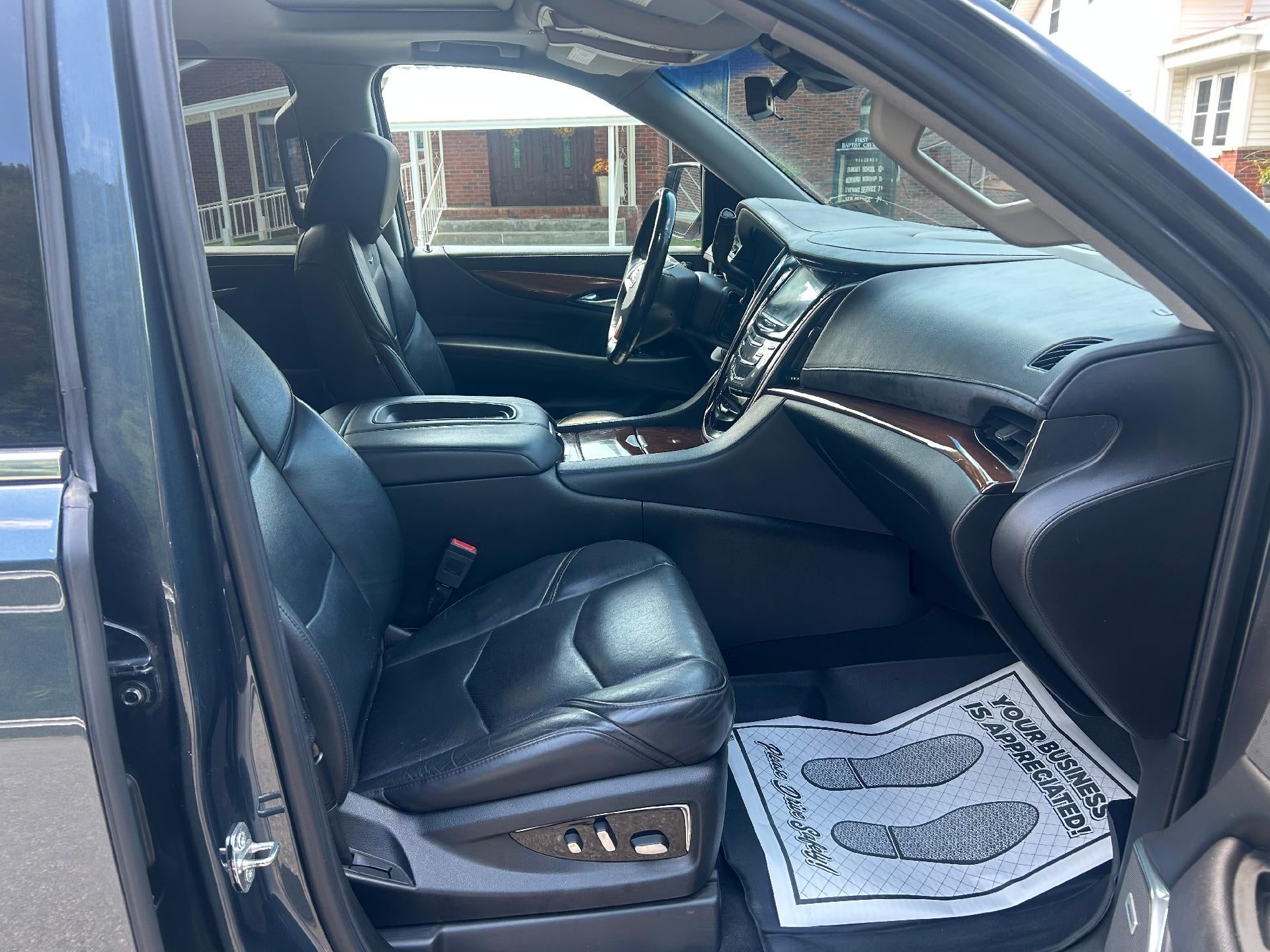 2019 Cadillac Escalade ESV Luxury