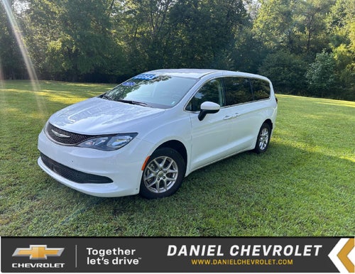 2023 Chrysler Voyager LX