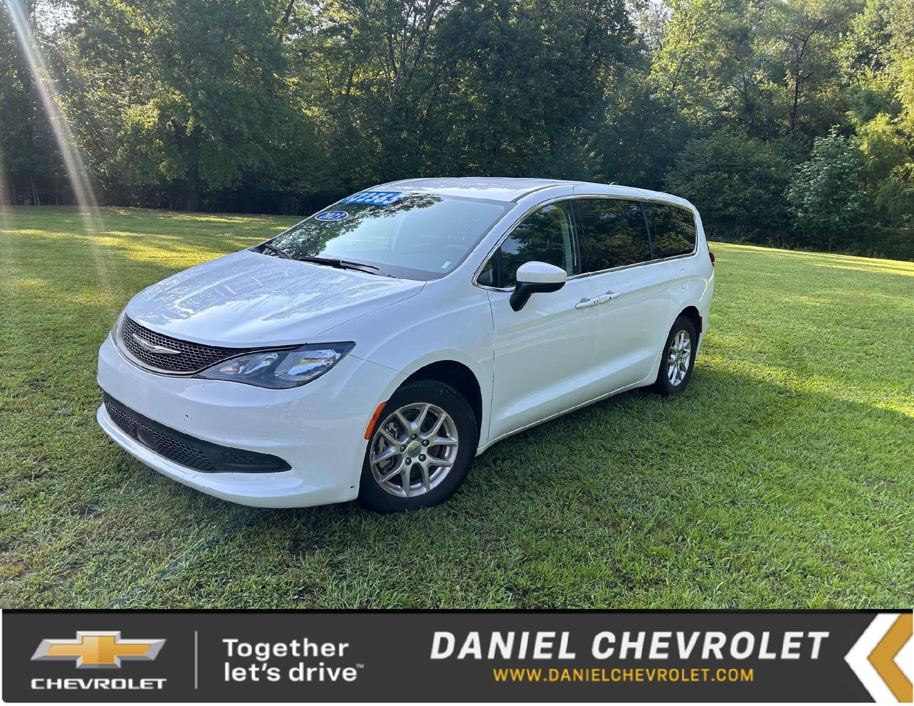 2023 Chrysler Voyager LX