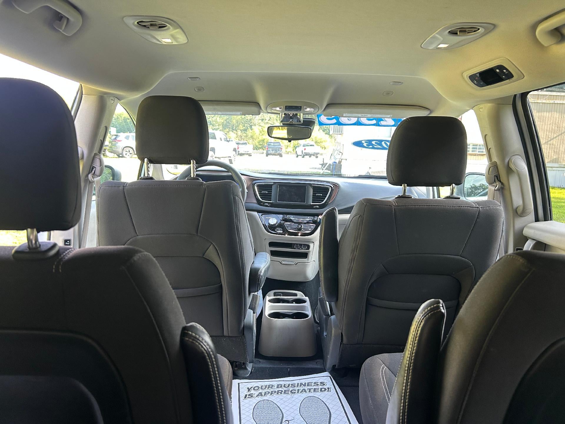 2023 Chrysler Voyager LX