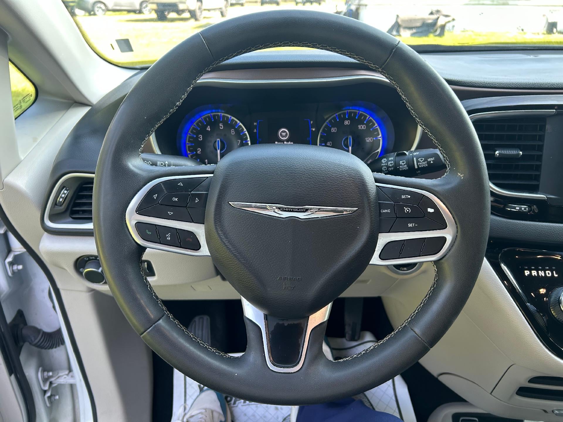 2023 Chrysler Voyager LX