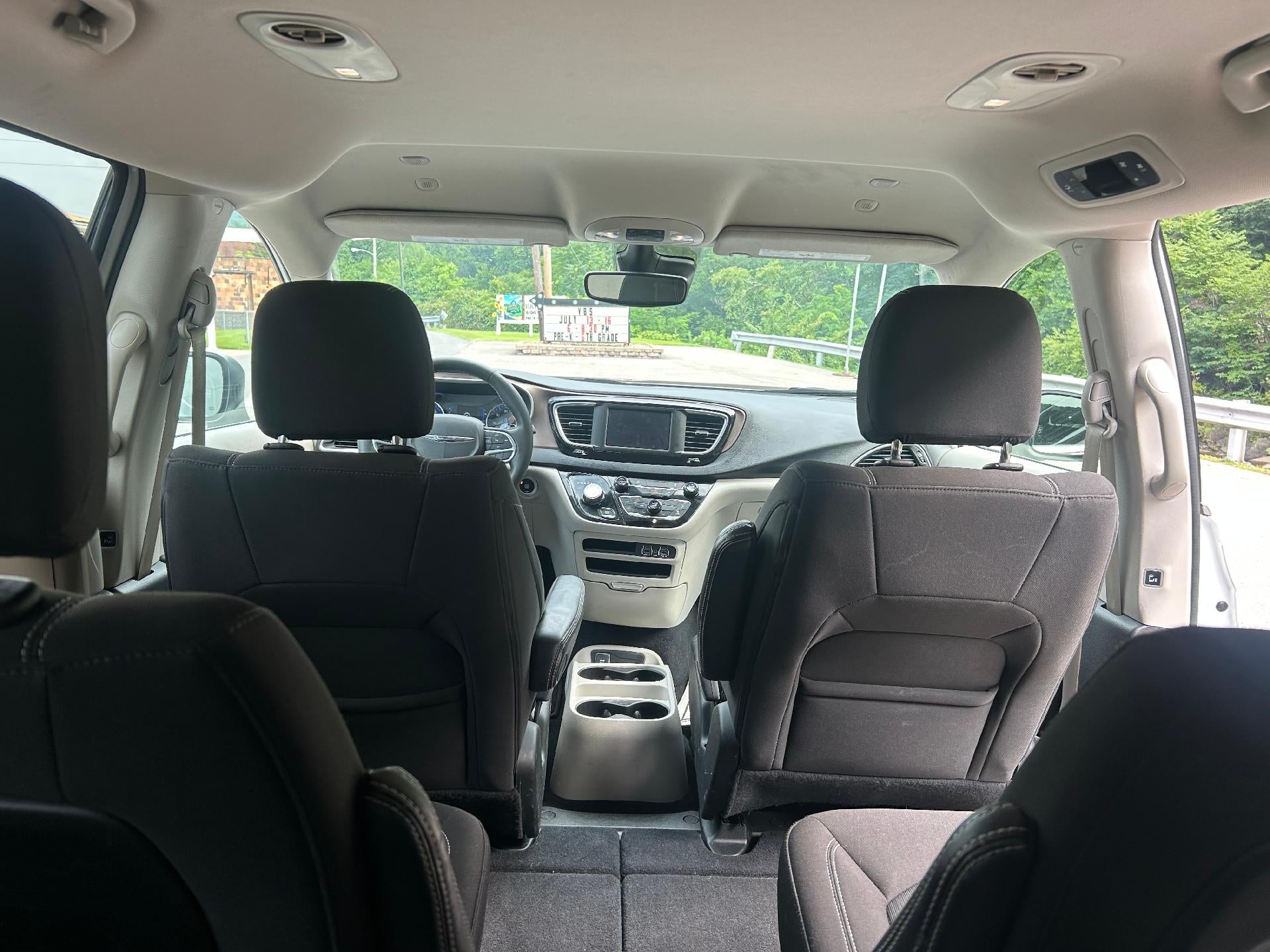 2023 Chrysler Voyager LX