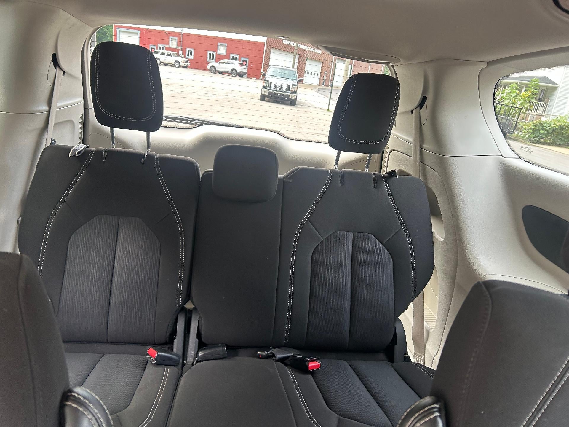 2023 Chrysler Voyager LX