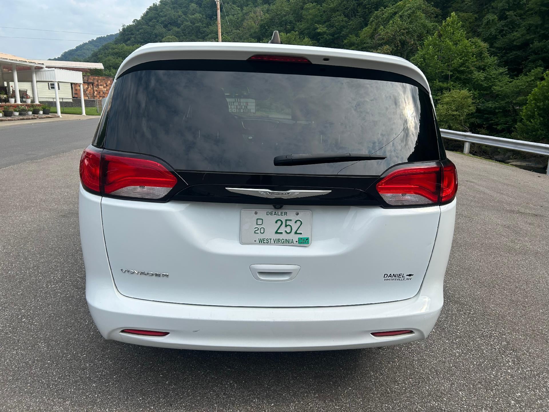 2023 Chrysler Voyager LX
