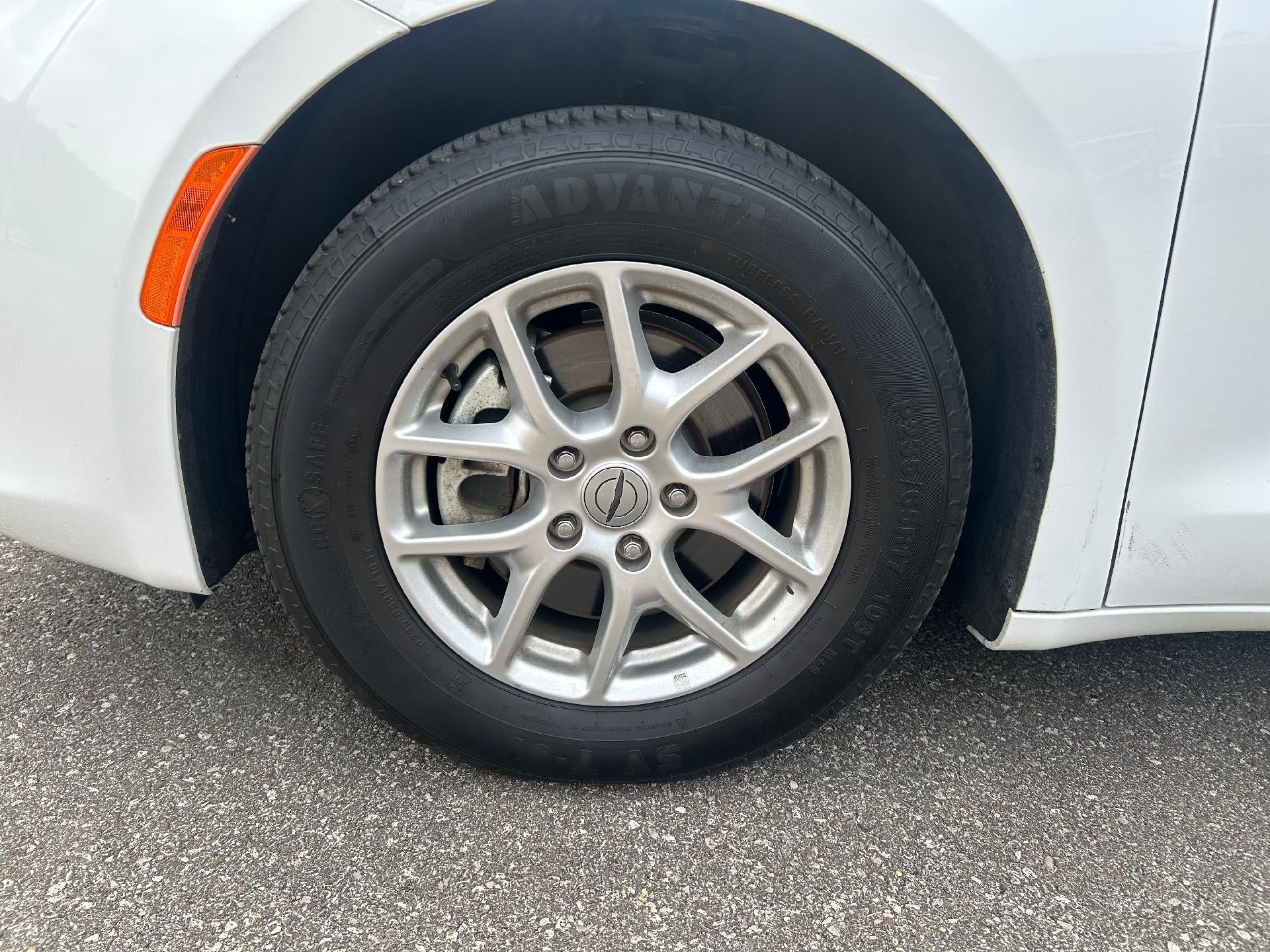 2023 Chrysler Voyager LX
