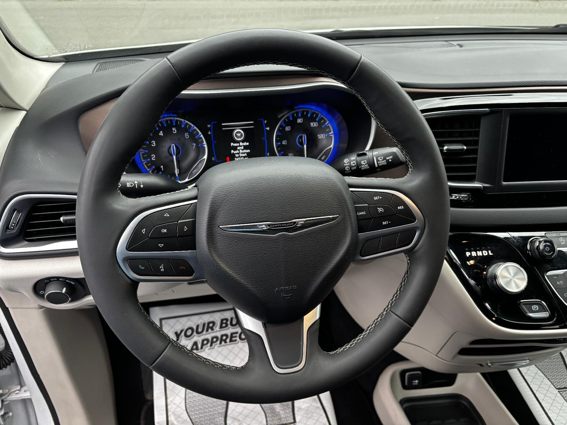 2024 Chrysler Voyager LX