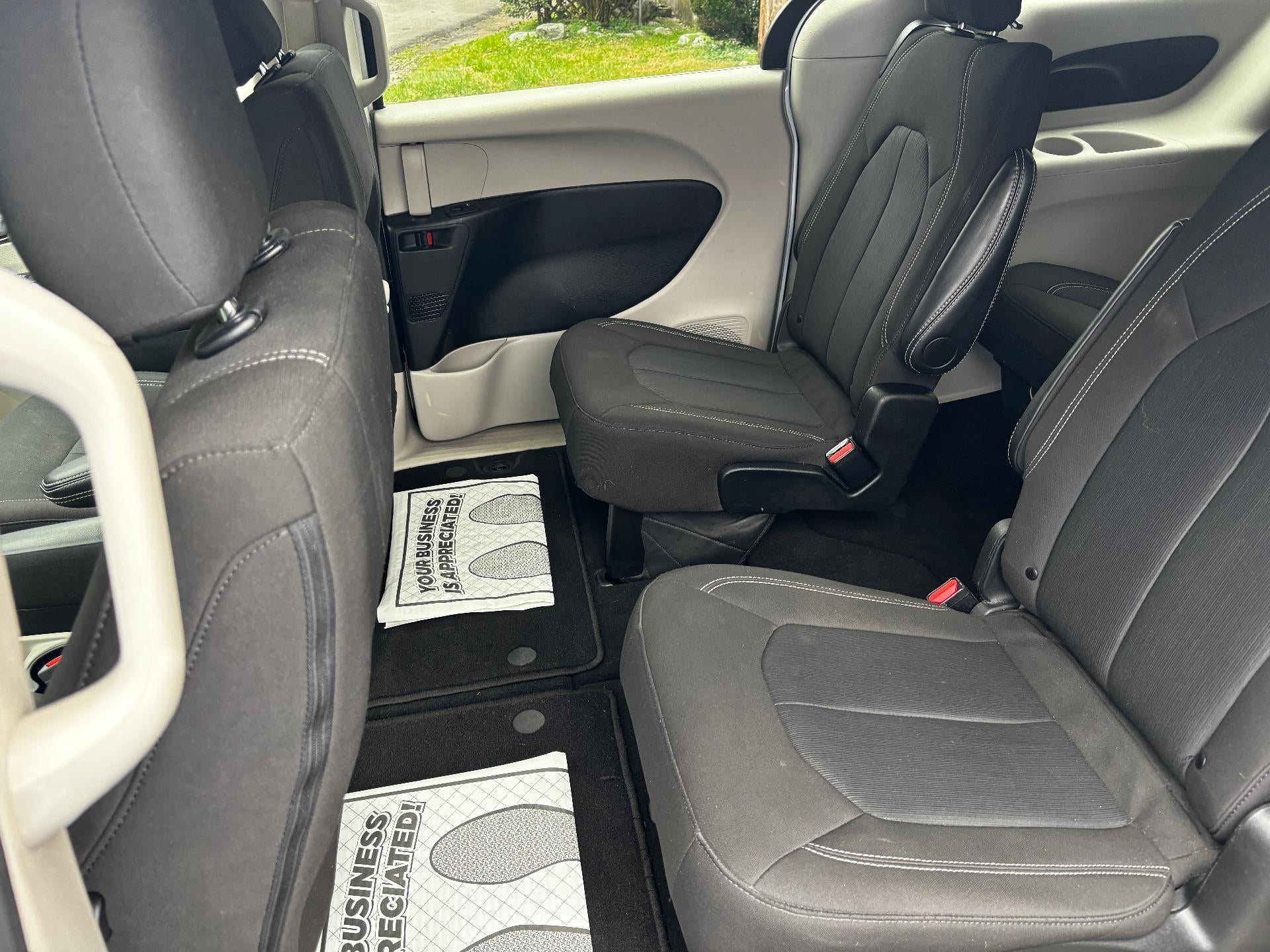 2024 Chrysler Voyager LX