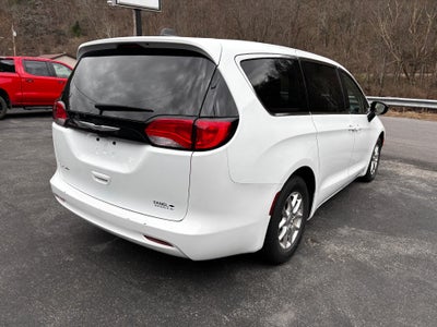 2024 Chrysler Voyager LX