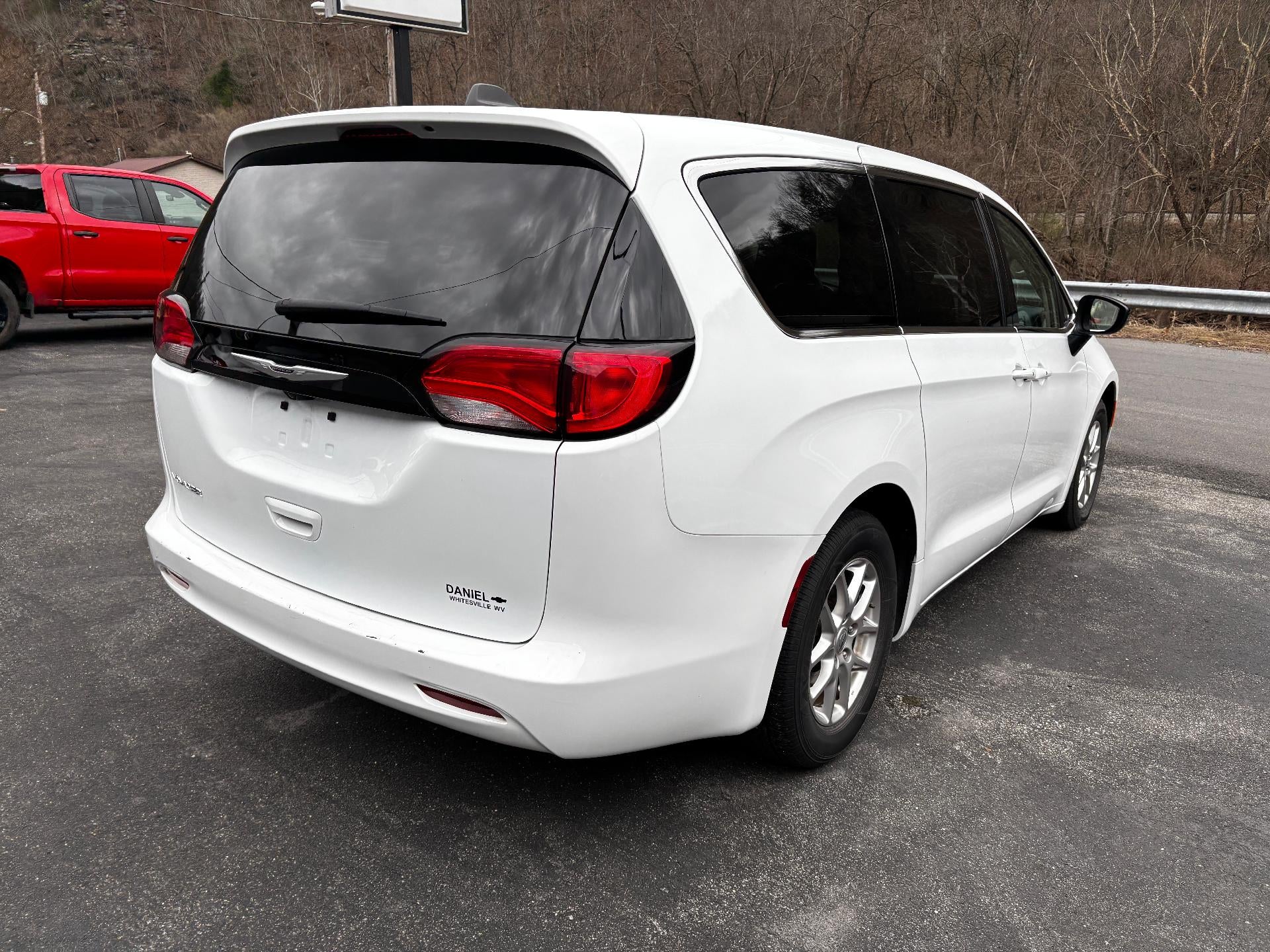 2024 Chrysler Voyager LX