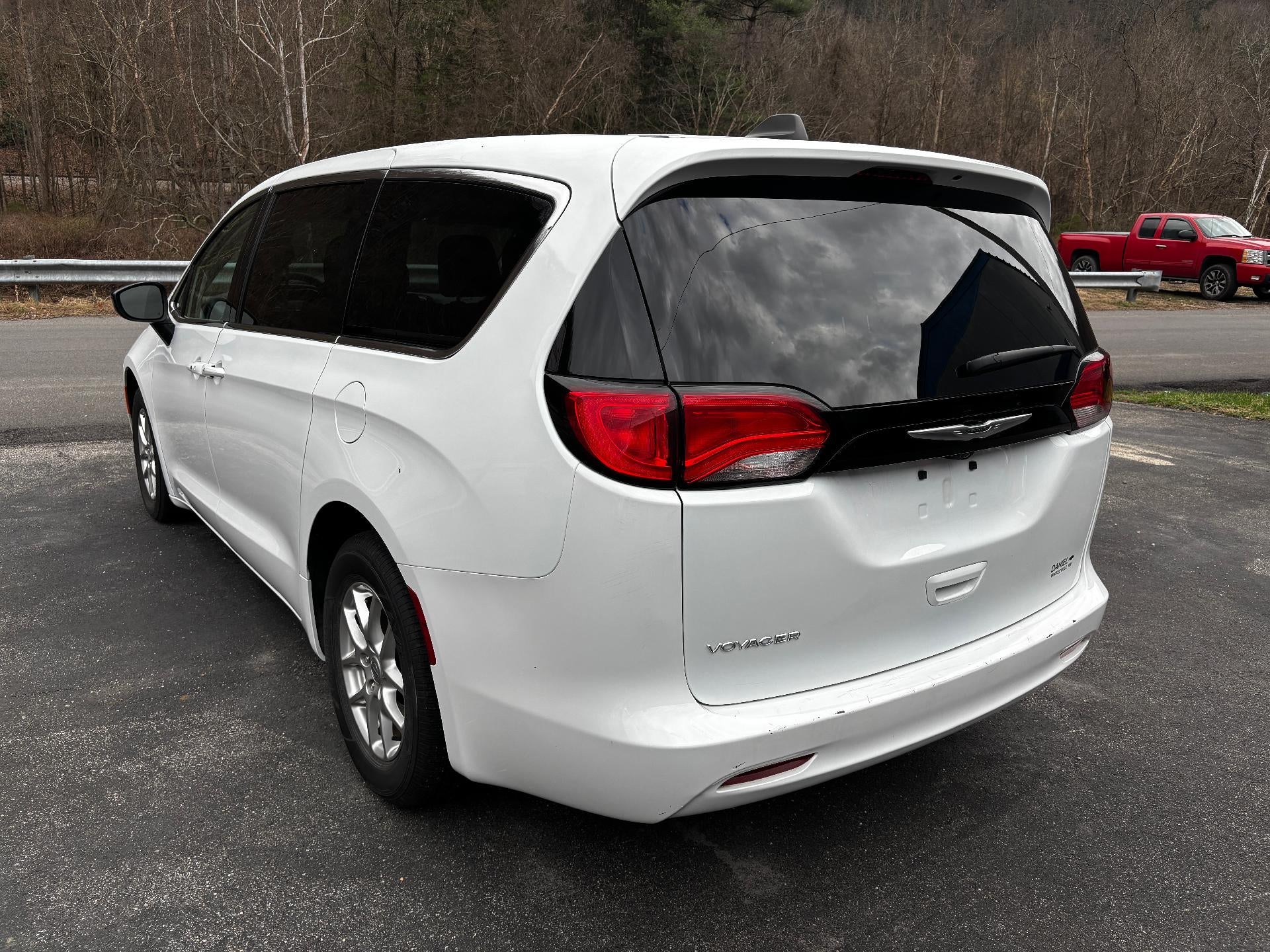 2024 Chrysler Voyager LX