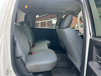 2017 RAM 3500 Tradesman Crew Cab 4x4 6'4" Box
