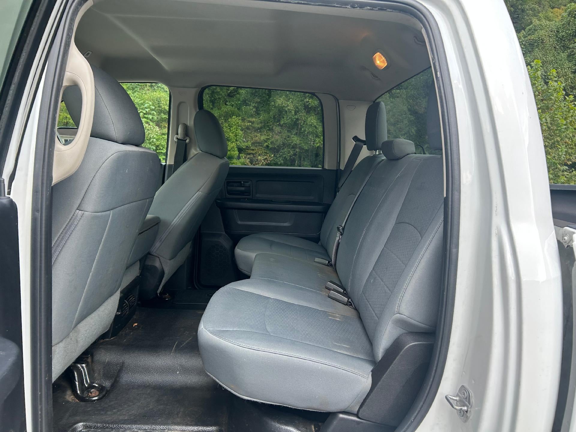 2017 RAM 3500 Tradesman Crew Cab 4x4 6'4" Box