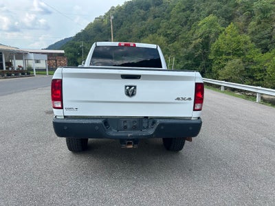 2017 RAM 3500 Tradesman Crew Cab 4x4 6'4" Box