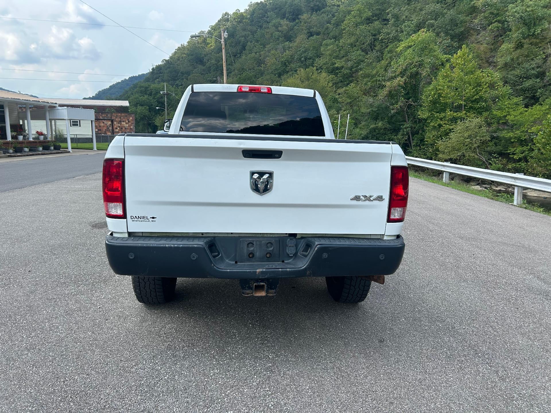 2017 RAM 3500 Tradesman Crew Cab 4x4 6'4" Box
