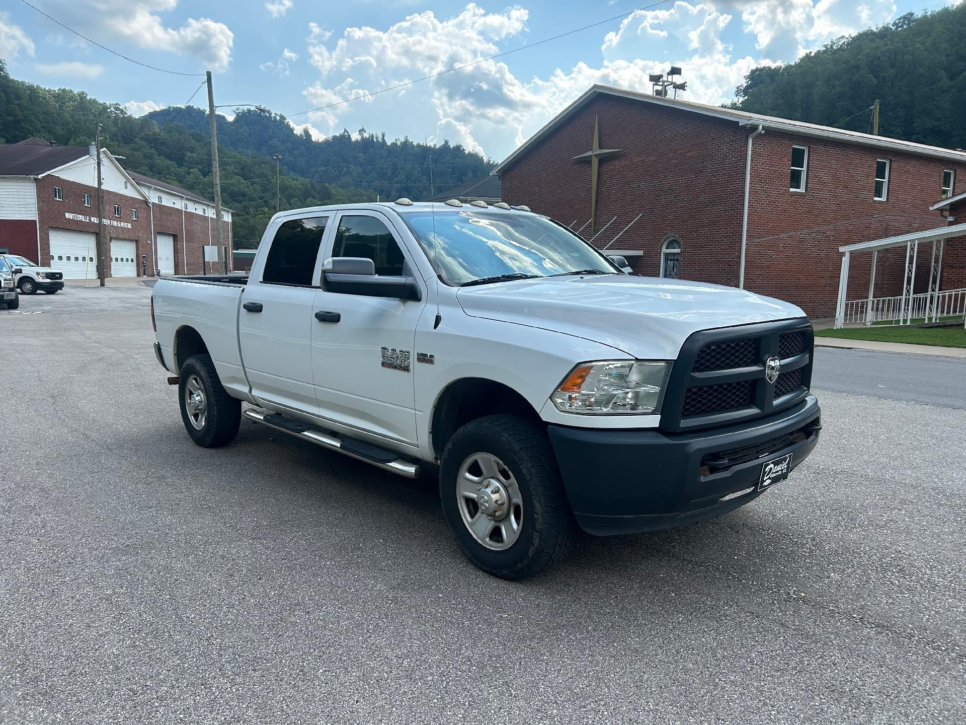 2017 RAM 3500 Tradesman Crew Cab 4x4 6'4" Box