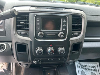 2017 RAM 3500 Tradesman Crew Cab 4x4 6'4" Box