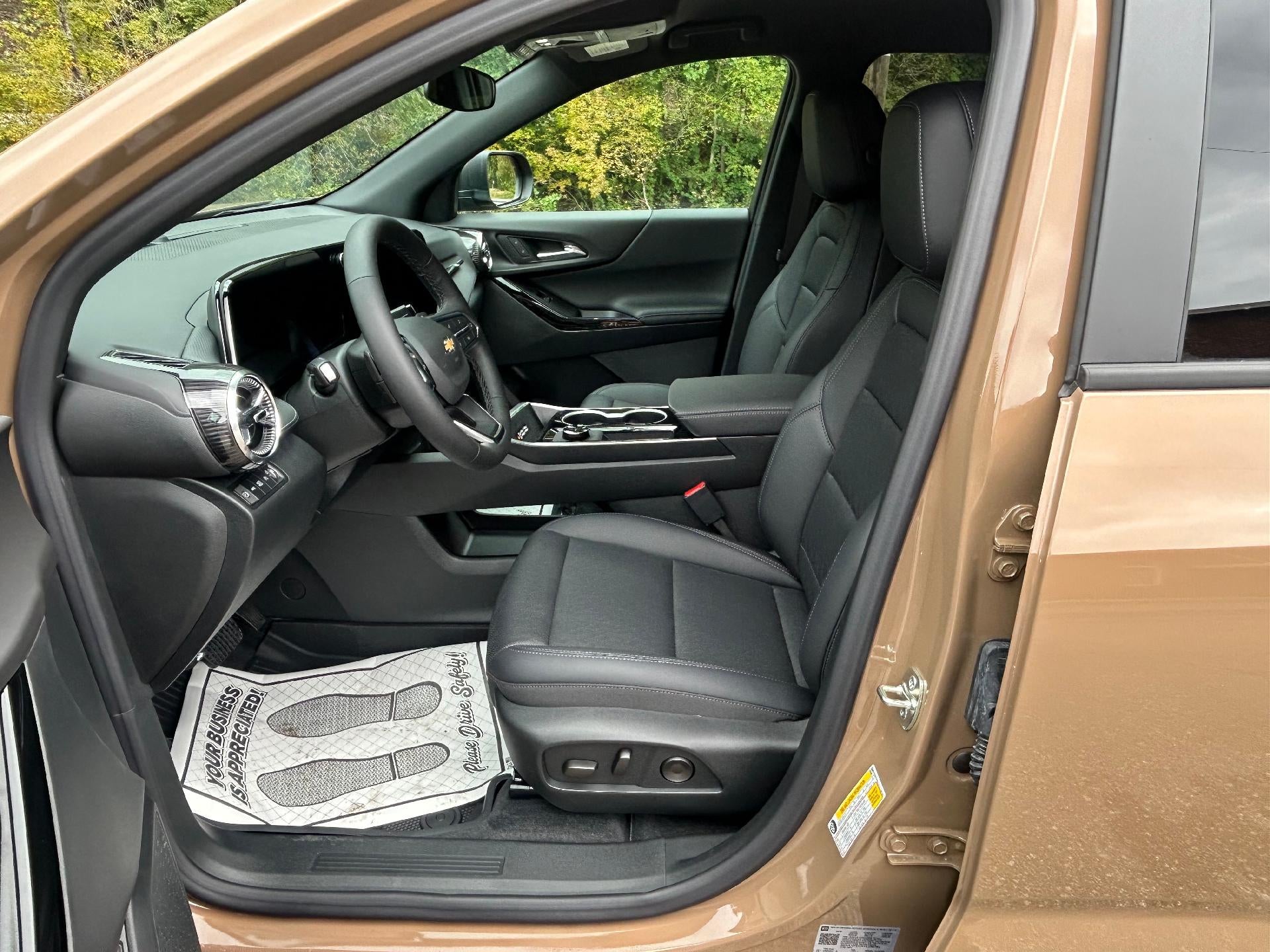 2027 Chevrolet Equinox LT - Photo 10