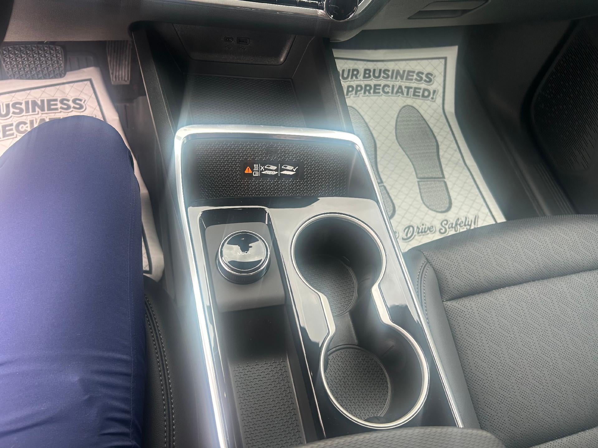 2027 Chevrolet Equinox LT - Photo 7