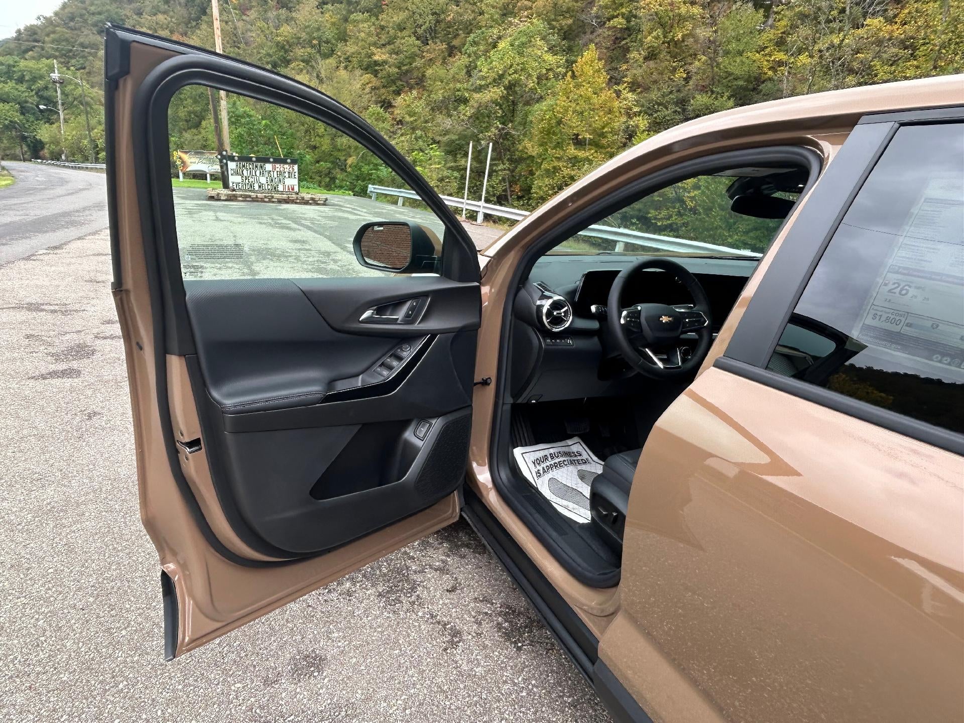 2027 Chevrolet Equinox LT - Photo 9