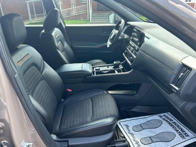 2024 Nissan Pathfinder Rock Creek 4WD