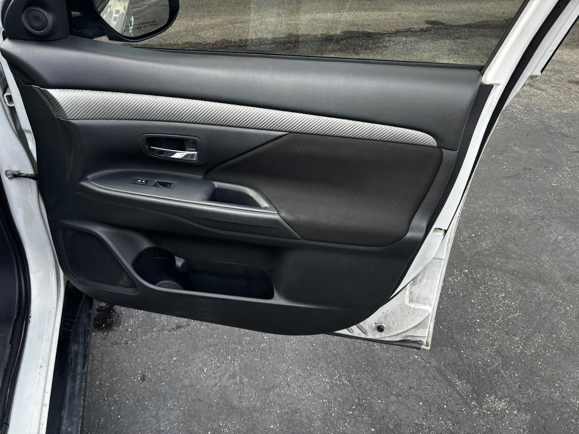 2017 Mitsubishi Outlander SE