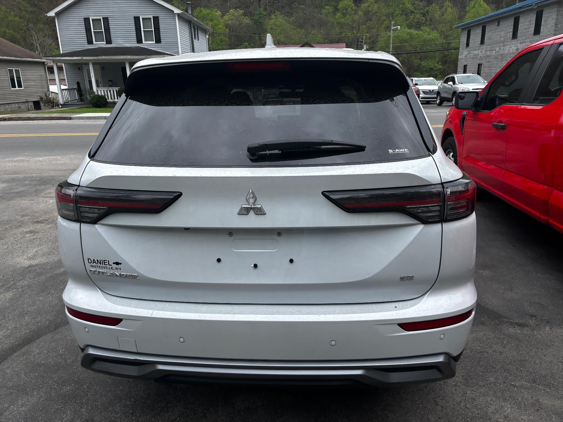 2025 Mitsubishi Outlander SE
